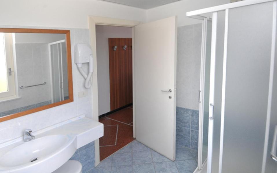 Hotel Mediterraneo Cavi di Lavagna Szoba fotó